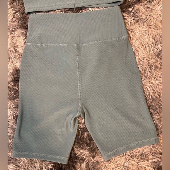 two piece workout set - Picture 6 of 10